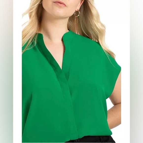 Women's Green Blouse Size Medium - Picture 3 of 9